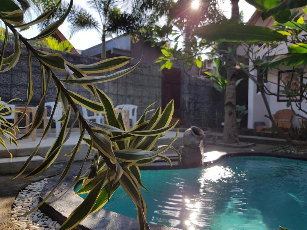Bagaz Cottage Gili Trawangan Exterior photo
